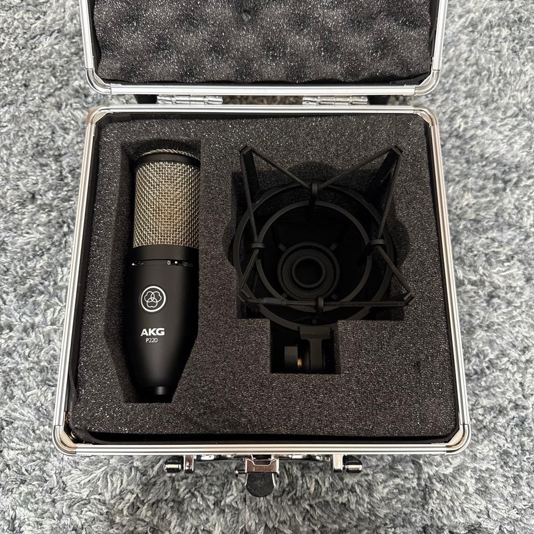 AKG P220 コンデンサーマイク