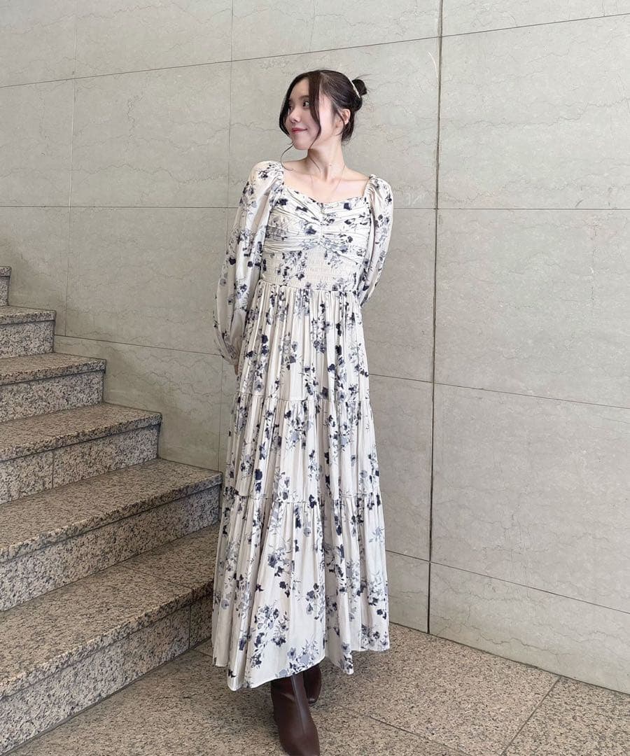 大人気完売 ココディール シャーリングティアードフラワーワンピース