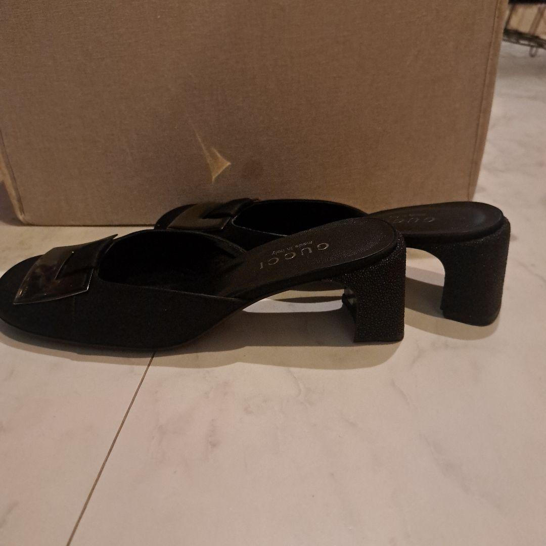 GUCCI ブラック ミュール サンダル