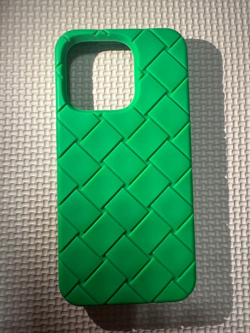 BOTTEGA VENETA ボッテガヴェネタ　iPhone16Pro ケース