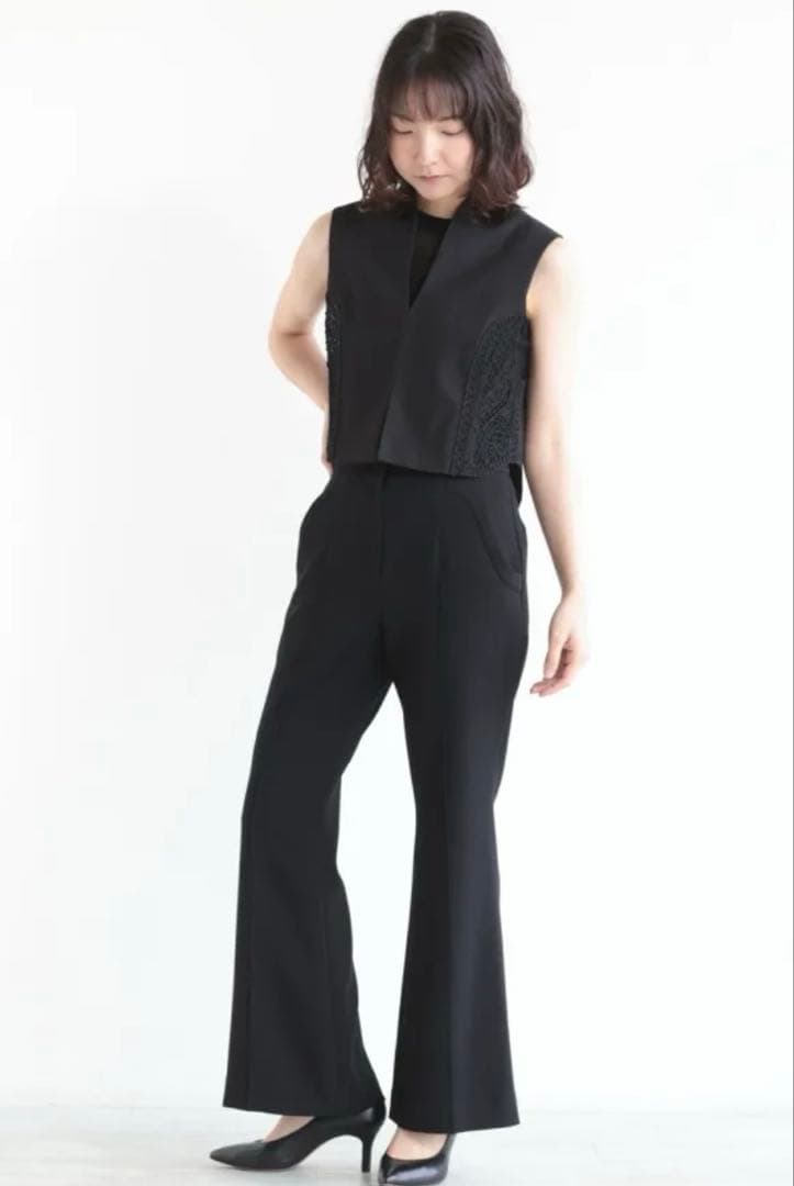 マメクロゴウチ　Cording Emb Detail Cotton Vest