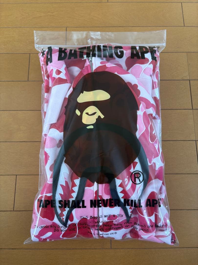 のあ子！A BATHING APE シャークパーカー