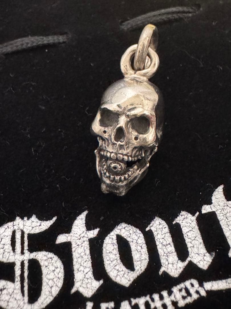65000円購入　新品未使用付属品完備　スタウトレザー　限定スカルペンダント