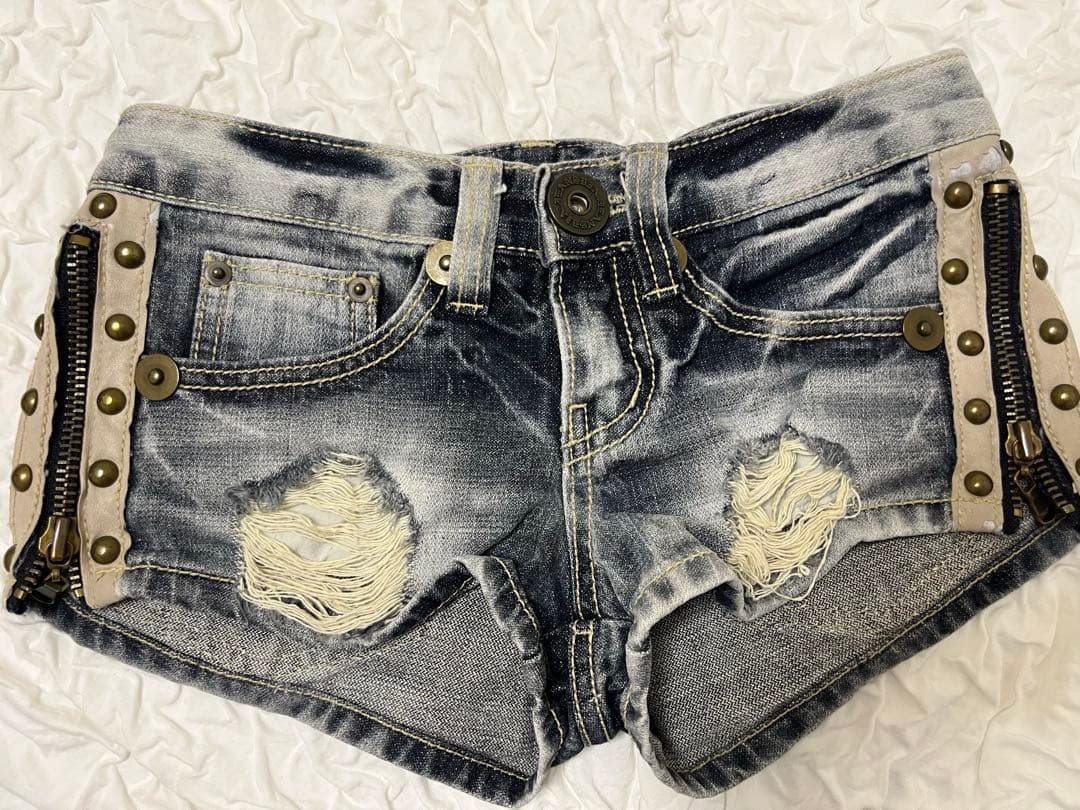 d.i.a. ダメージ加工デニムショートパンツ 23