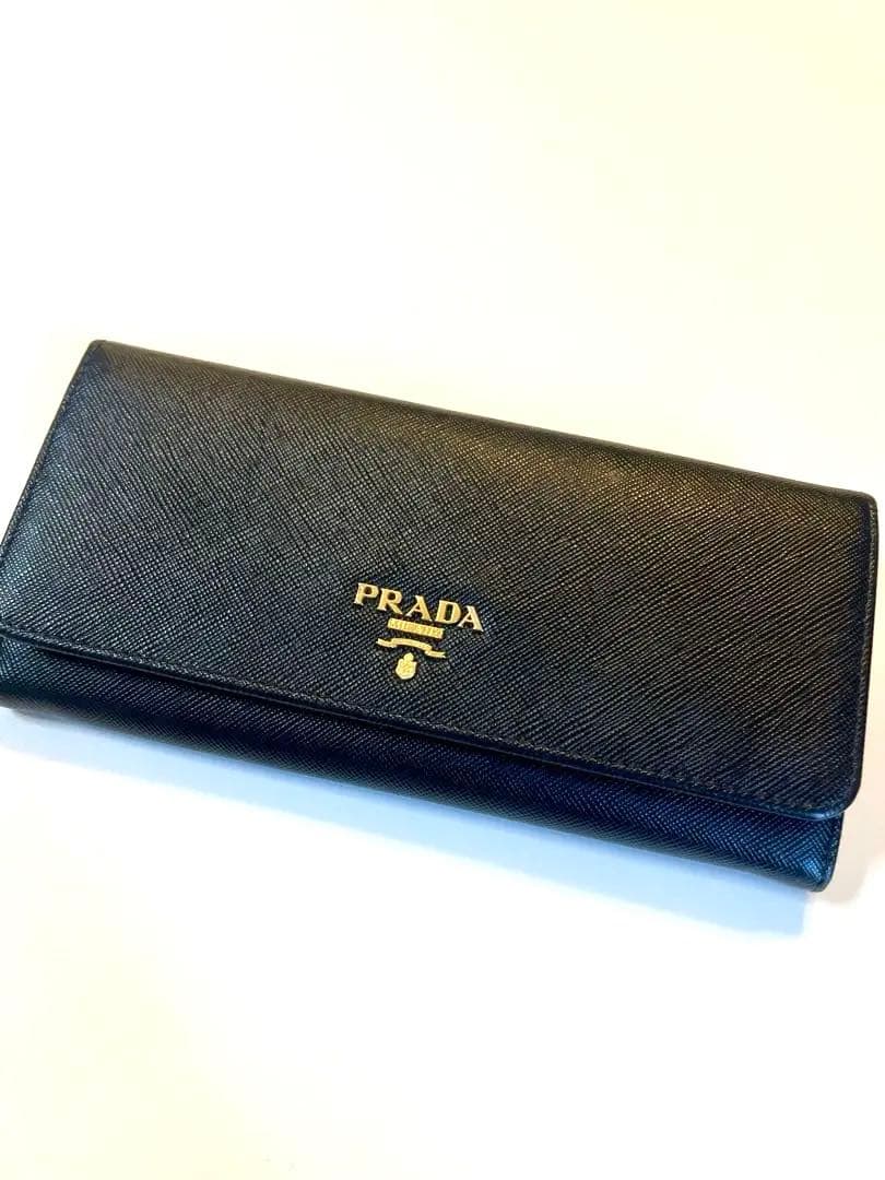 プラダ長財布黒