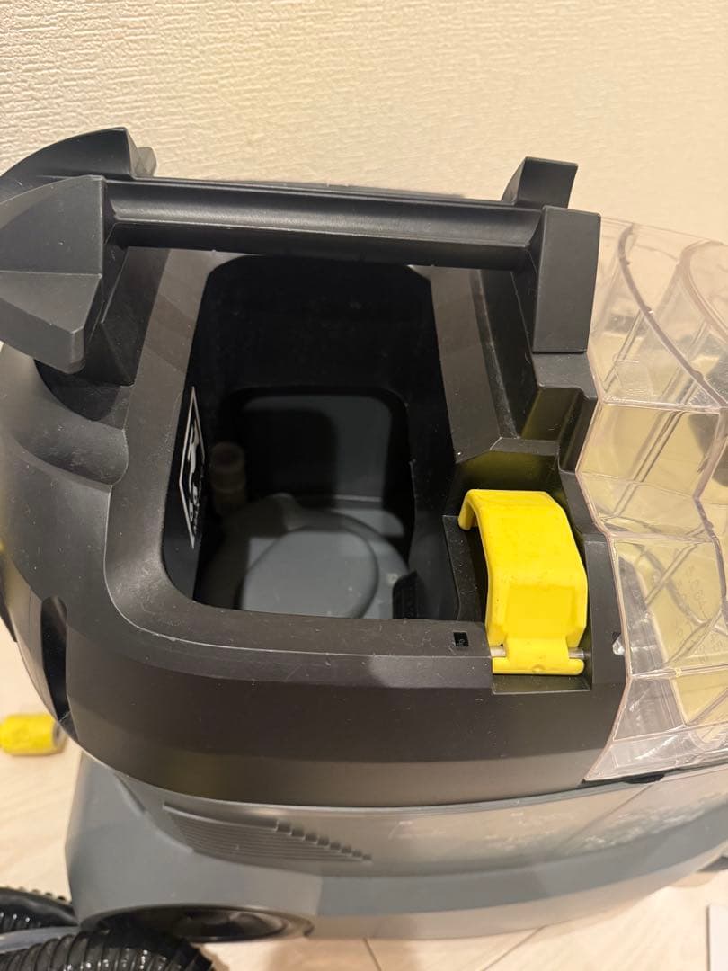 ケルヒャー　業務用　カーペットリンス　クリーナー　　Puzzi 8/1C