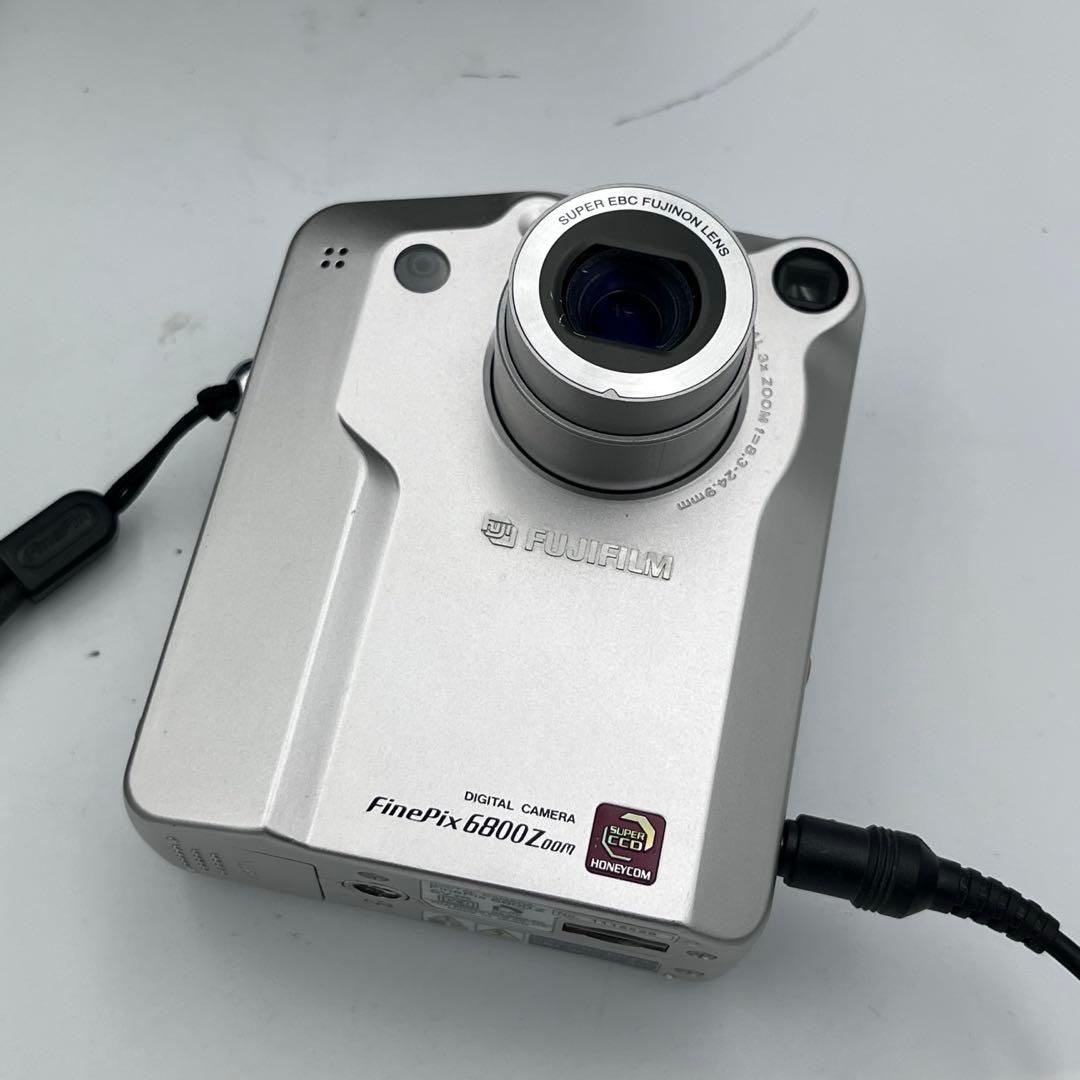 美品 Fujifilm FinePix 6800Z コンパクトデジタルカメラ