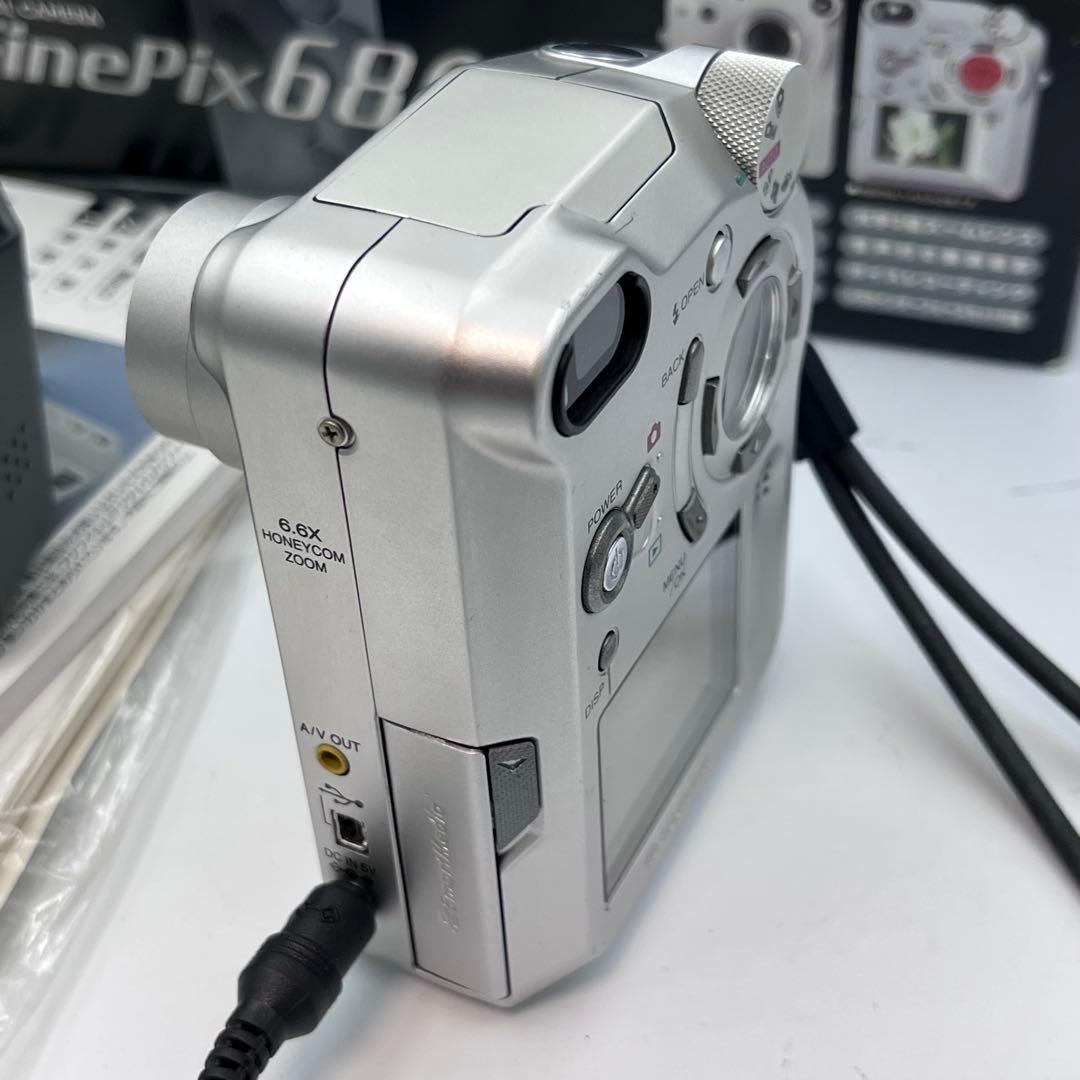 美品 Fujifilm FinePix 6800Z コンパクトデジタルカメラ