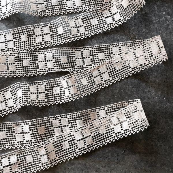 たらこさま sold　フランス 1900s 褐色パンジーレース チューリプレース