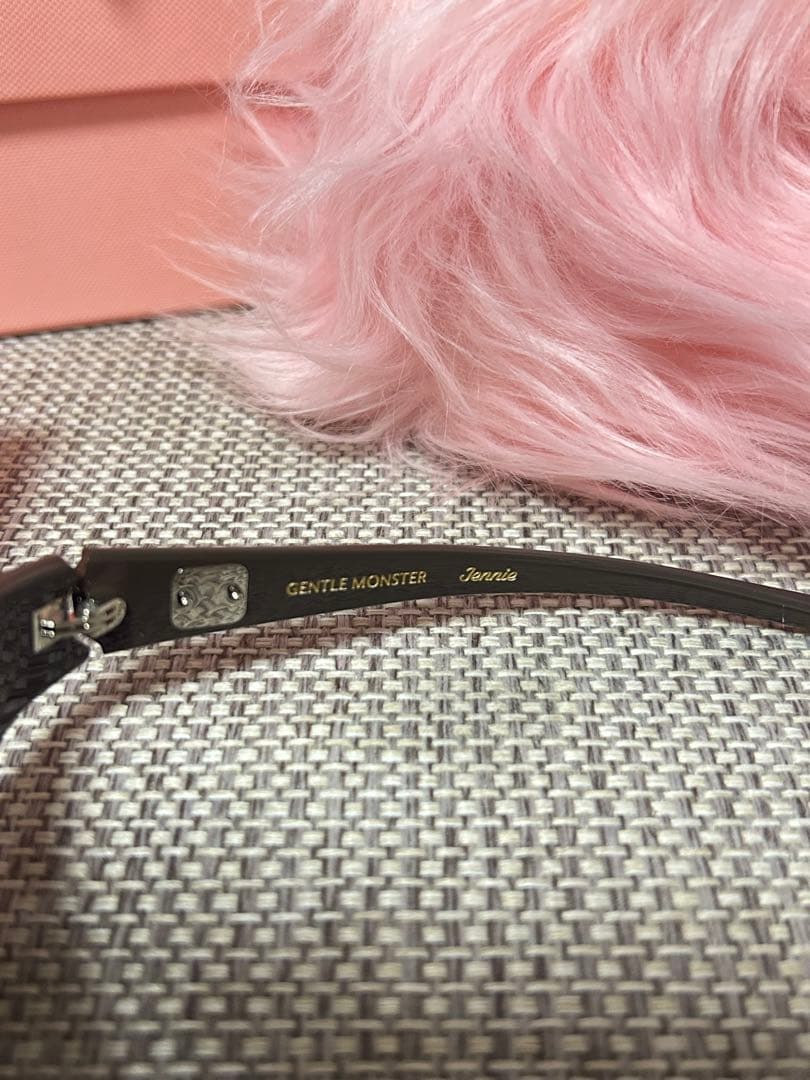 ⚠️最終値下げ【新品未使用】GENTLE MONSTER × JENNIEチャーム