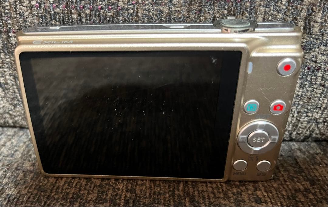 CASIO 9.1メガピクセル コンパクトカメラ