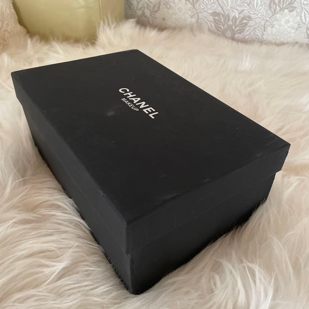 CHANEL ホワイト　チェーンショルダーバッグ　ノベルティ