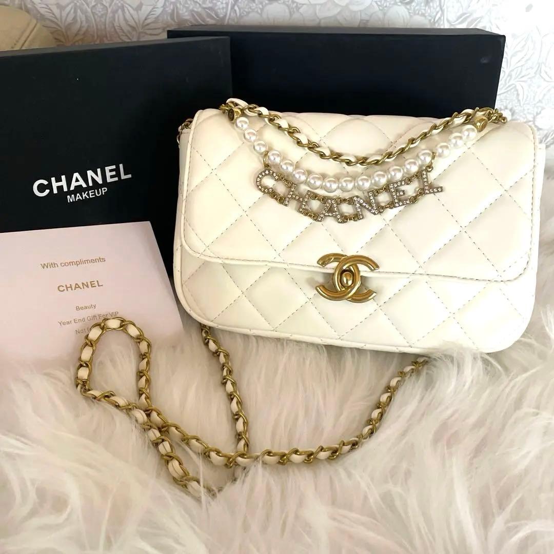 CHANEL ホワイト　チェーンショルダーバッグ　ノベルティ