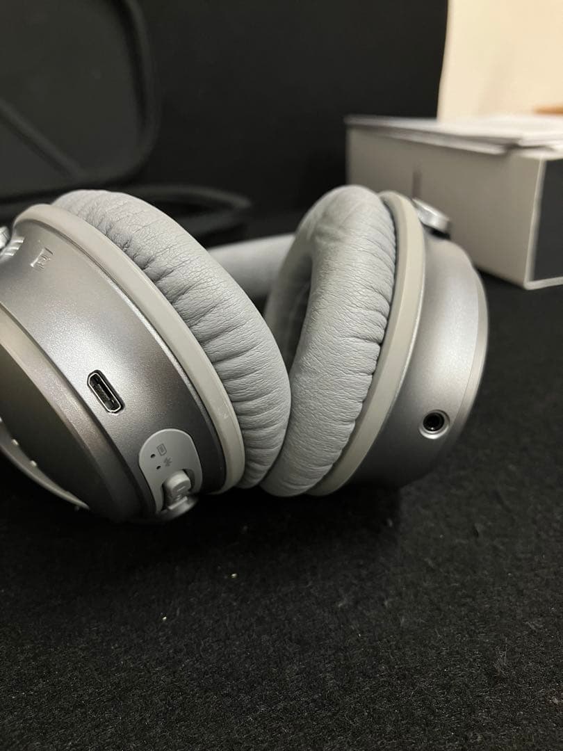 【未使用品】廃盤 Bose QuietComfort 35 シルバー 箱書類付き