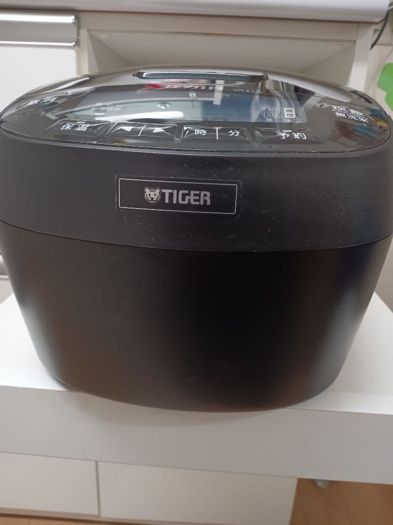 タイガー IHジャー炊飯器 5.5合炊き グロスブラック JPV-C100KG