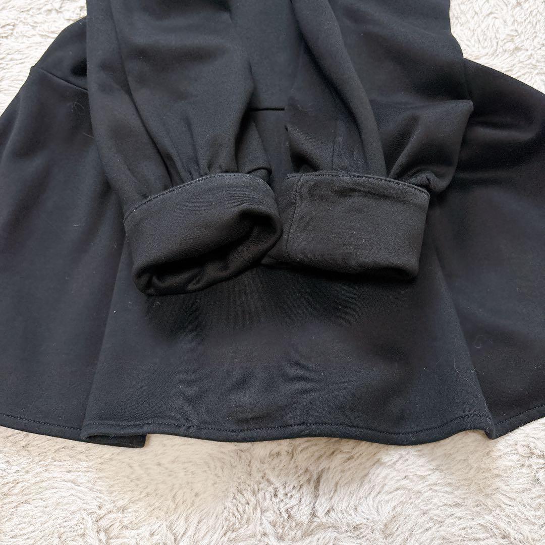 美品✨ボーダーズアットバルコニー　ストレッチ　ペプラムトップス　ロゴ　ネイビー