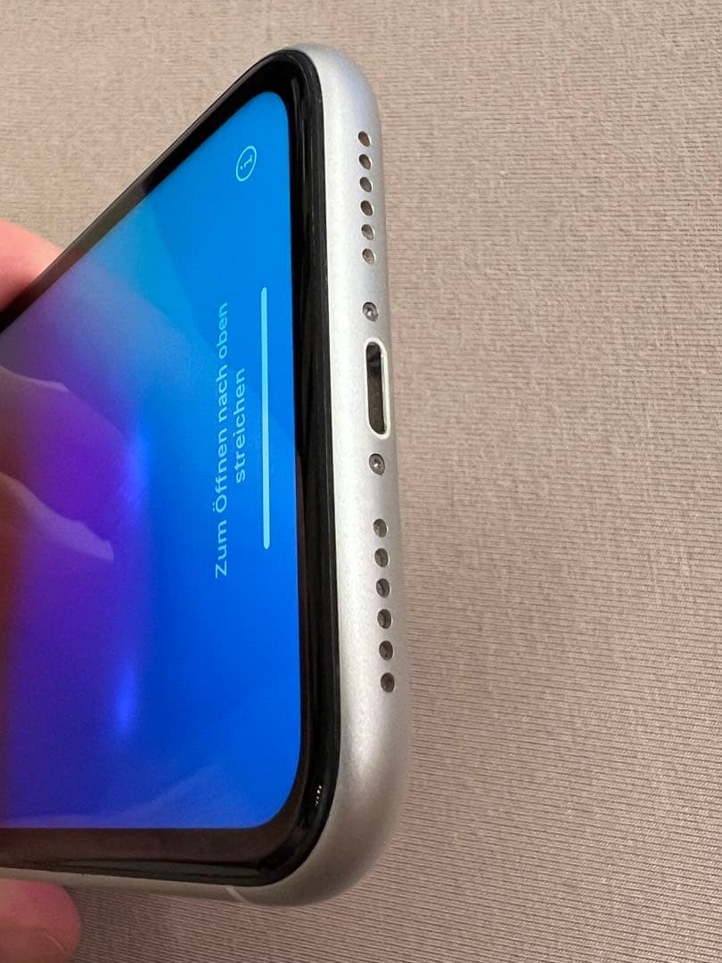 iPhone XR 64GB 本体　箱・付属品（一部）あり