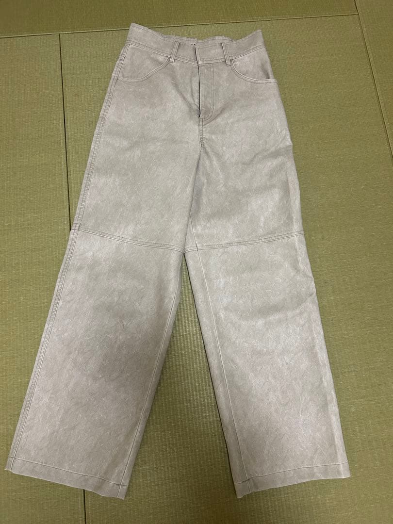 Yonomyuuページ Camden Leather Pants