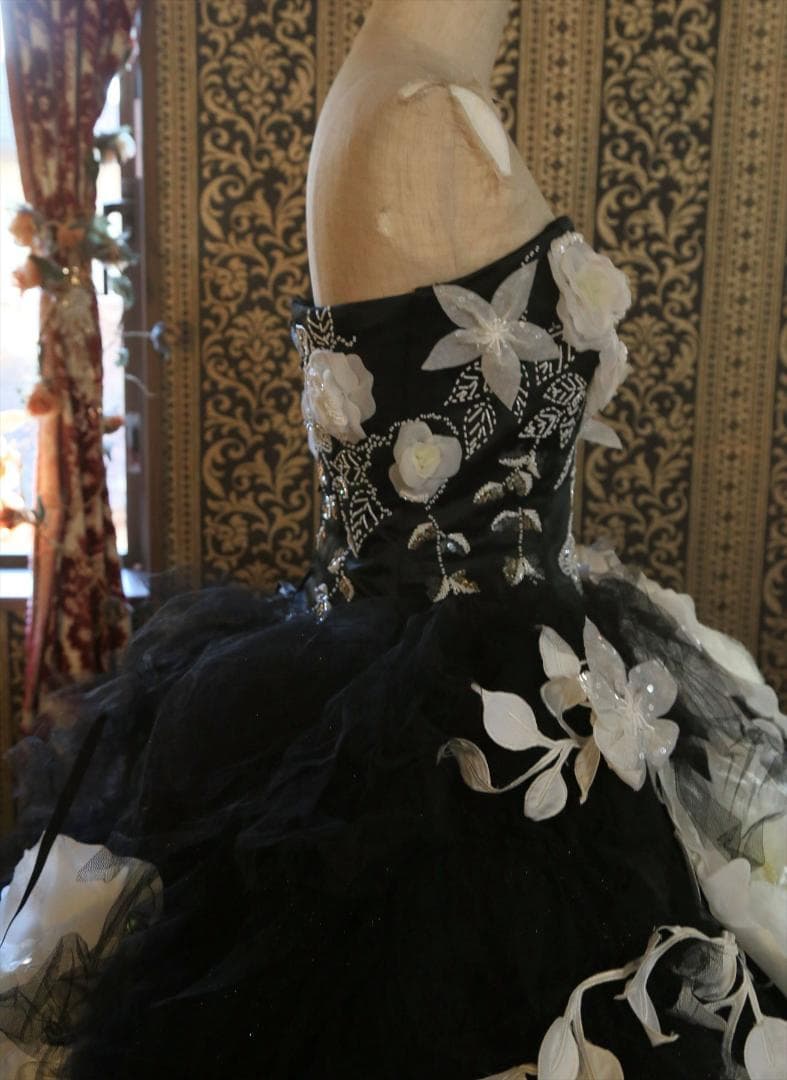 601クアロqualo高級ウエディングドレス7号9号11号モノトーンカラードレス