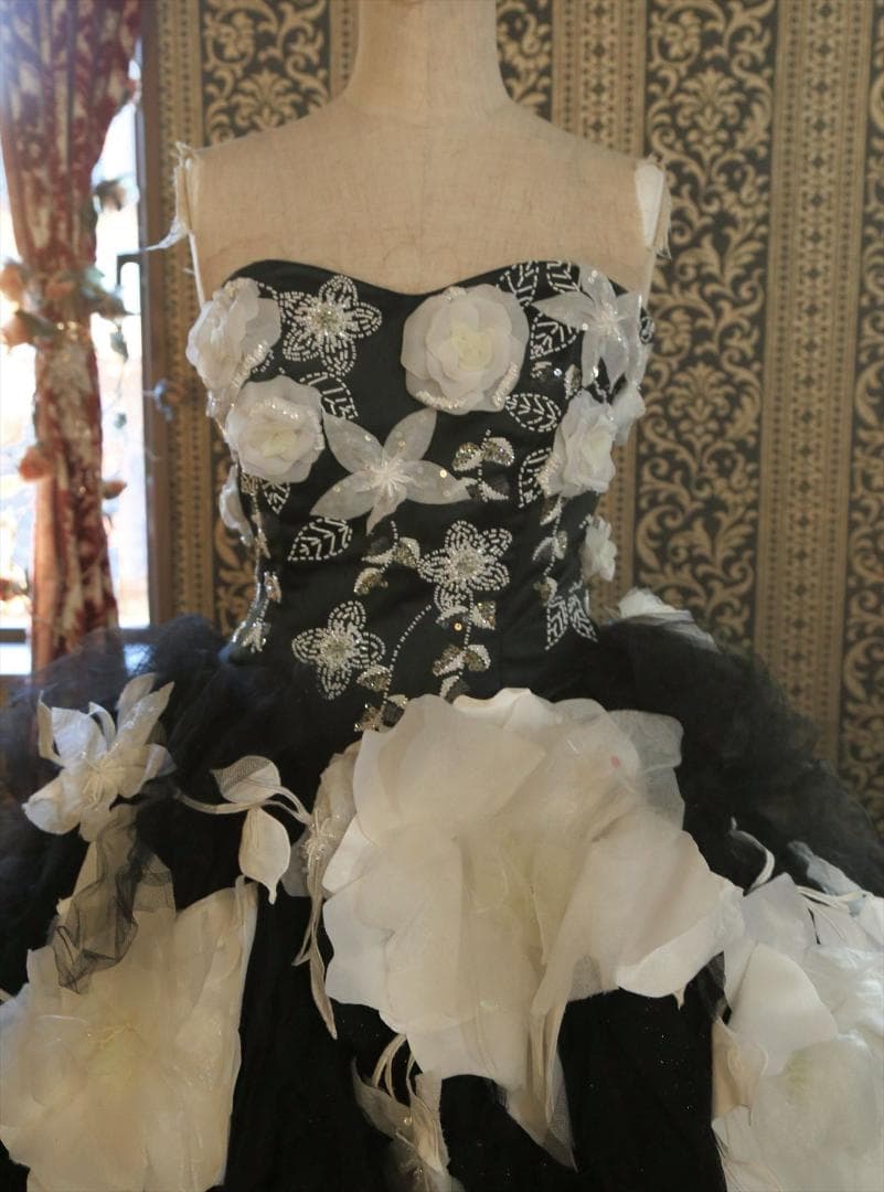 601クアロqualo高級ウエディングドレス7号9号11号モノトーンカラードレス