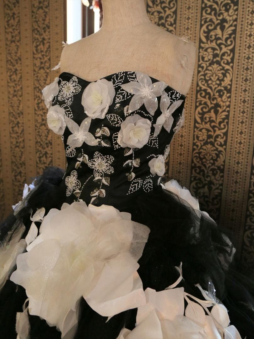 601クアロqualo高級ウエディングドレス7号9号11号モノトーンカラードレス