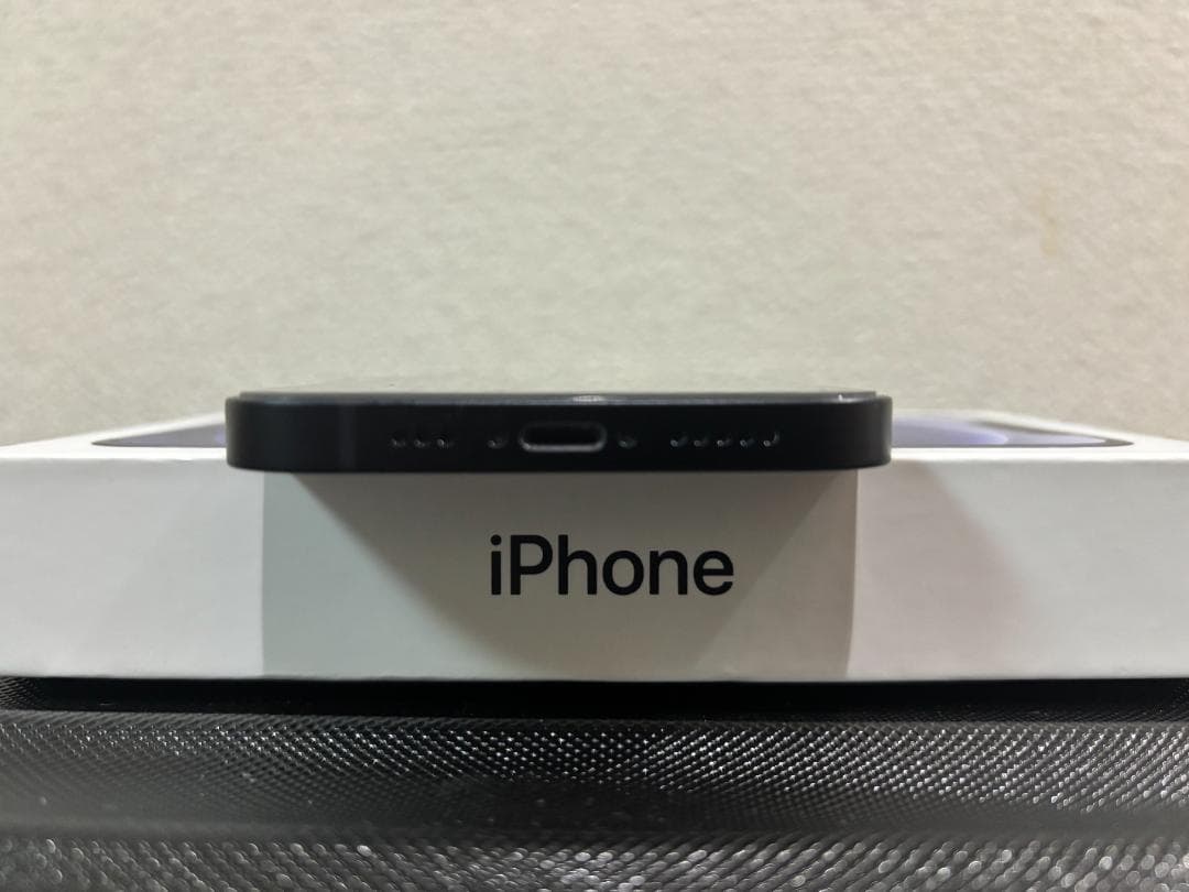 Apple iPhone 12 64GB SIMフリー ブラック　バッテリ85%