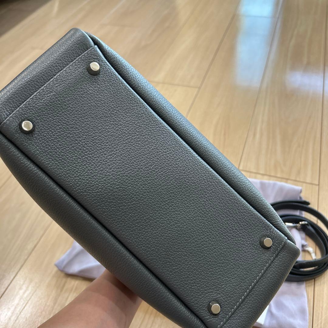 vunque グレー バッグ ショルダーストラップ付き