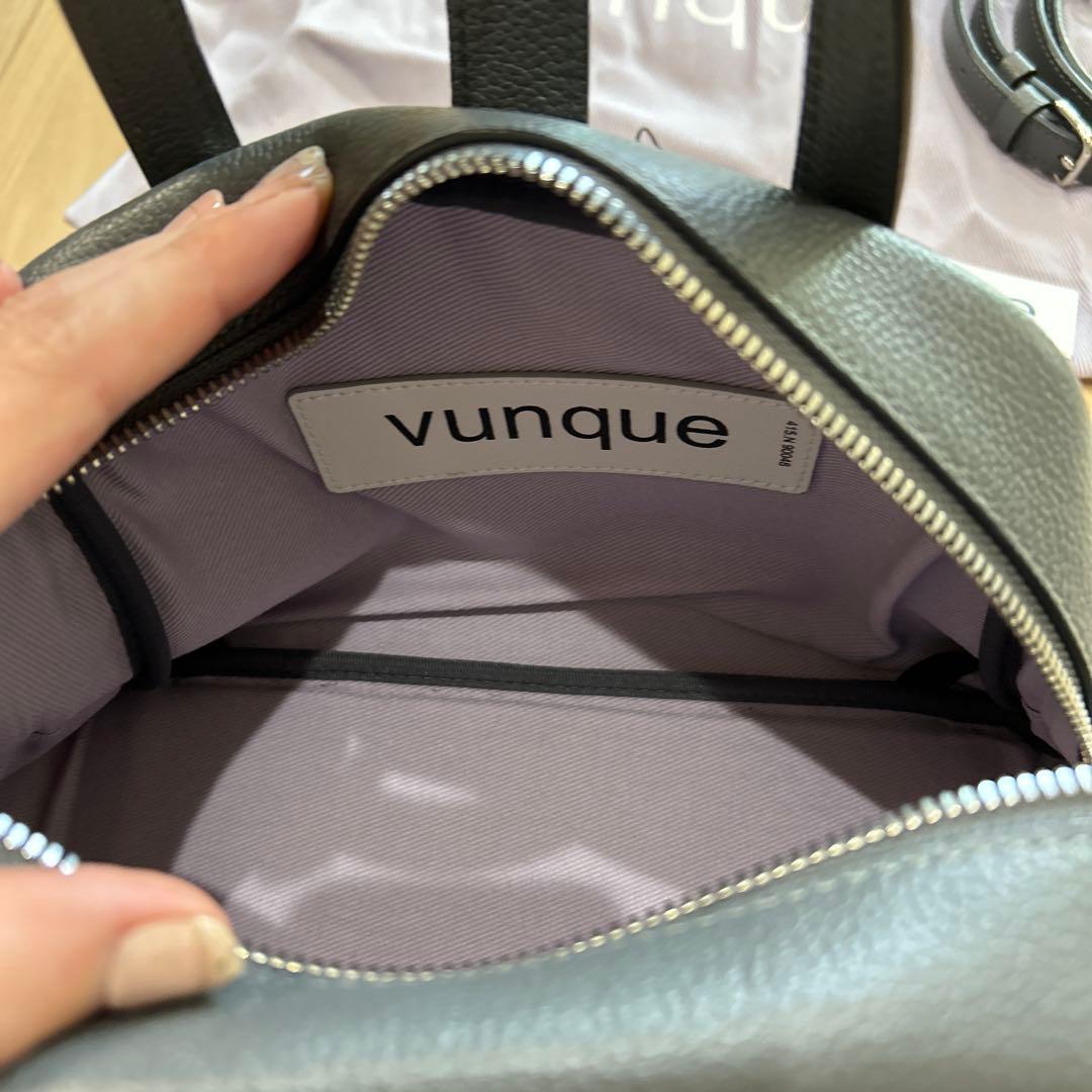 vunque グレー バッグ ショルダーストラップ付き