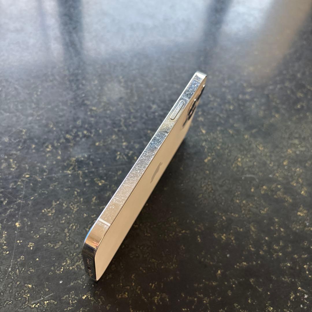 iPhone 12 pro 128G バッテリー76%