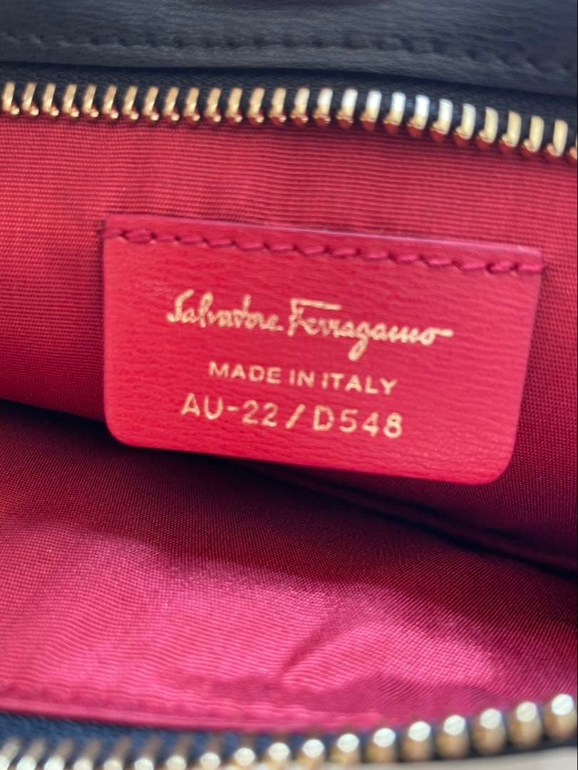 フェラガモウエストバッグ