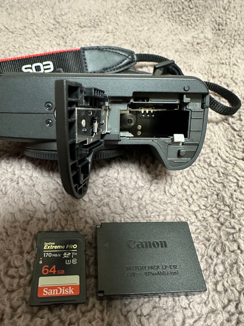 Canon EOS KissM2 一眼カメラ　ミラーレス　箱、説明書付き