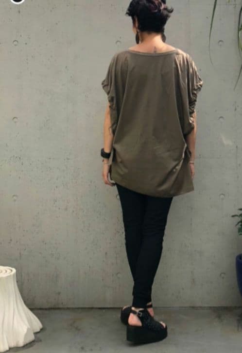 カリアング★ギャザーノースリーブトップス