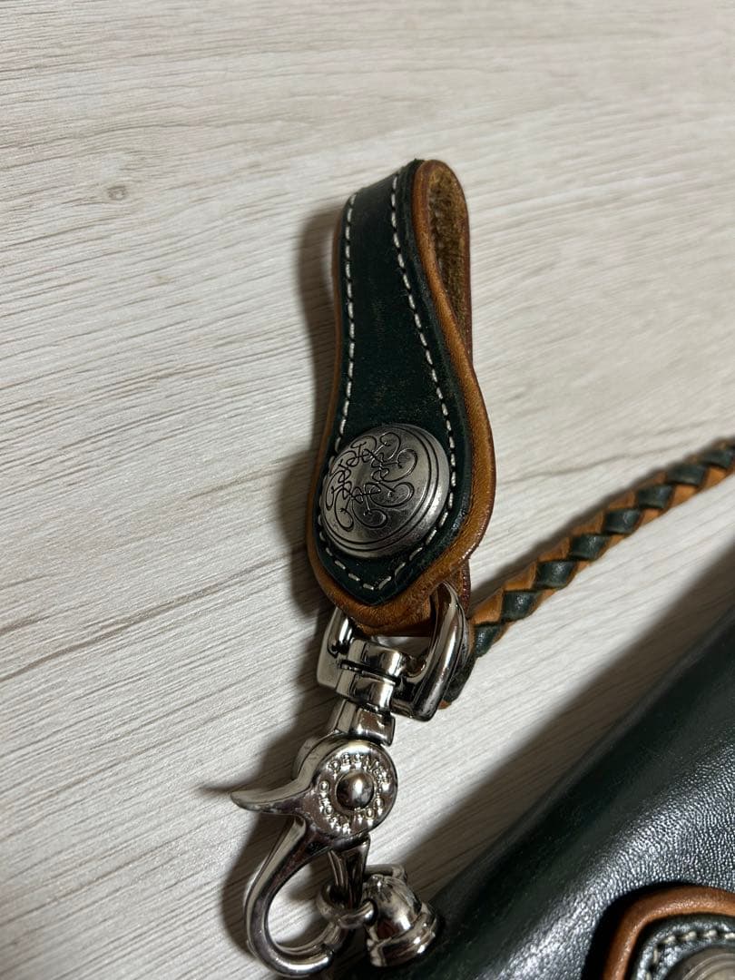 デグナーレザー編み込みストラップ付き財布