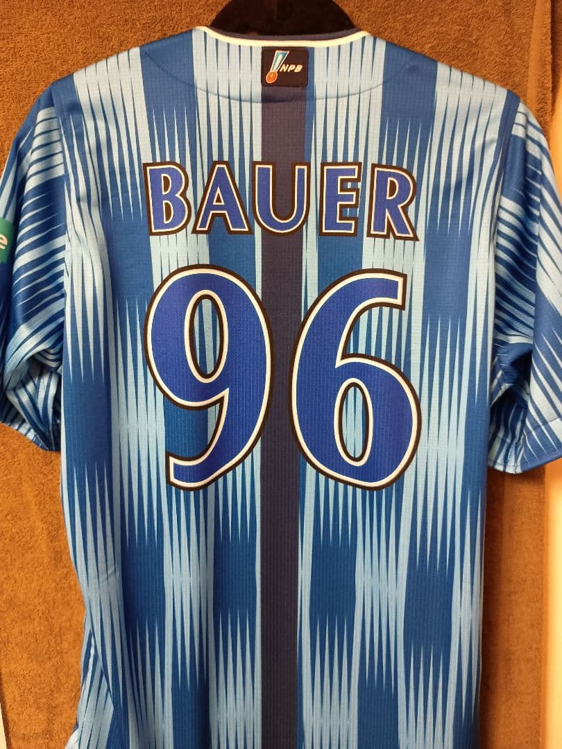 横浜DeNAベイスターズ 交流戦2025 ホームユニフォーム　トレバー・バウアー