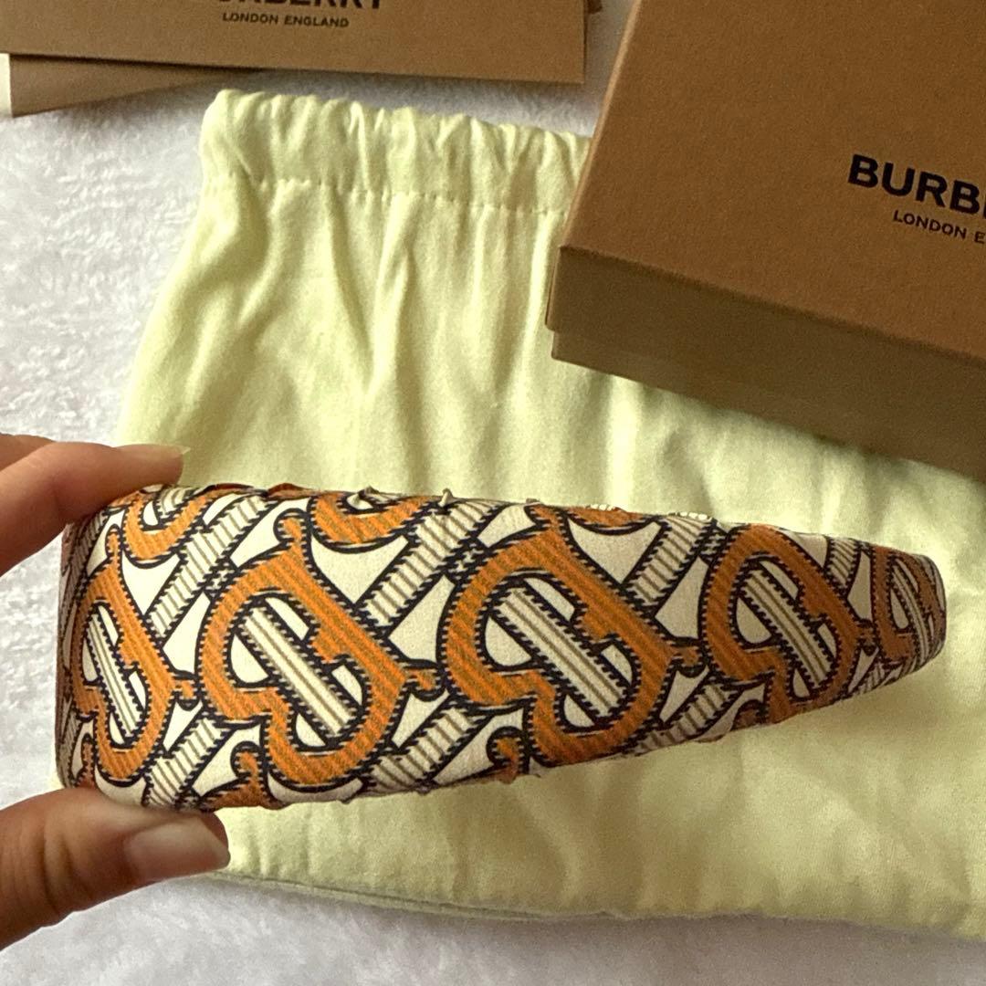 【最終値下げ】BURBERRY カチューシャ　モノグラム オレンジ 白