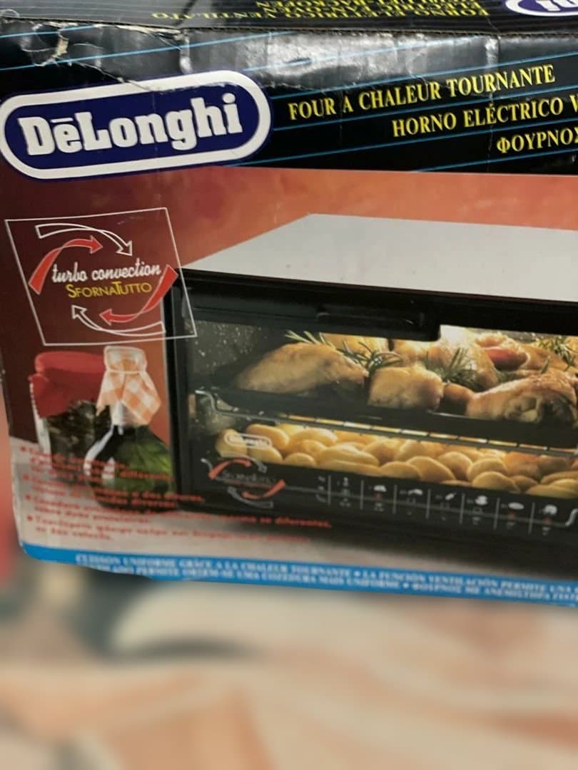 DeLonghi ターボ機能付き電気オーブン