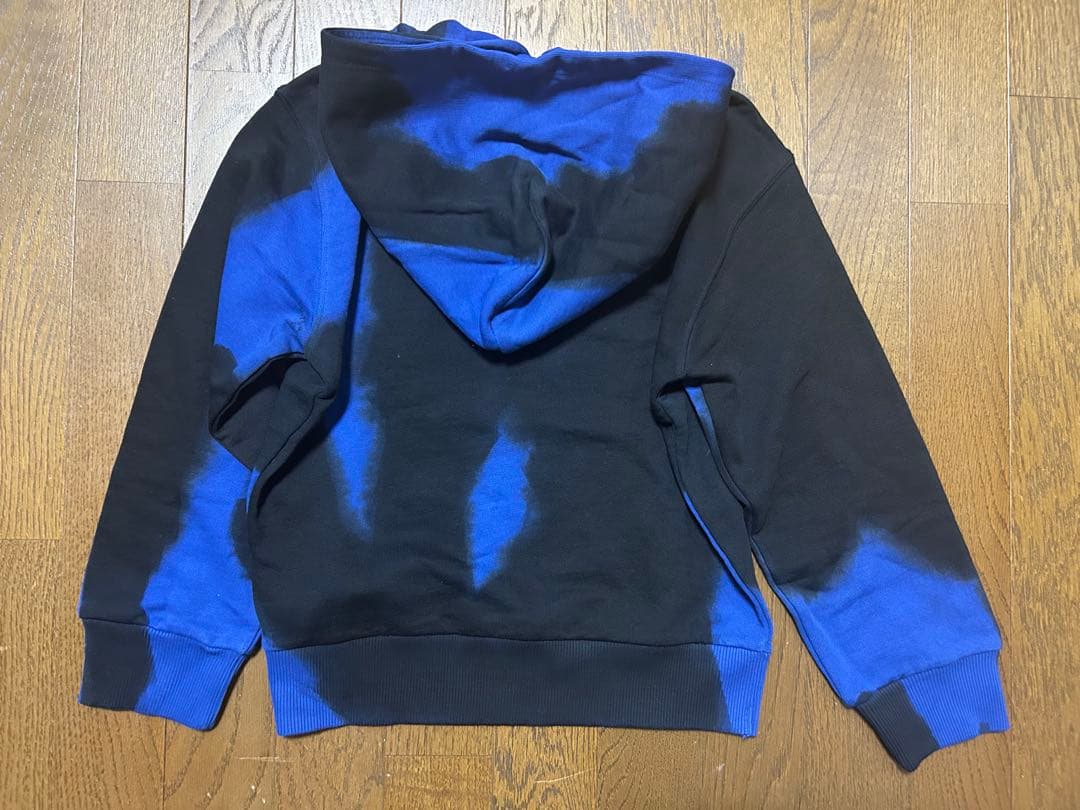 新品タグ付き★ディーゼル★トレーナーとパンツ2点セット8Y