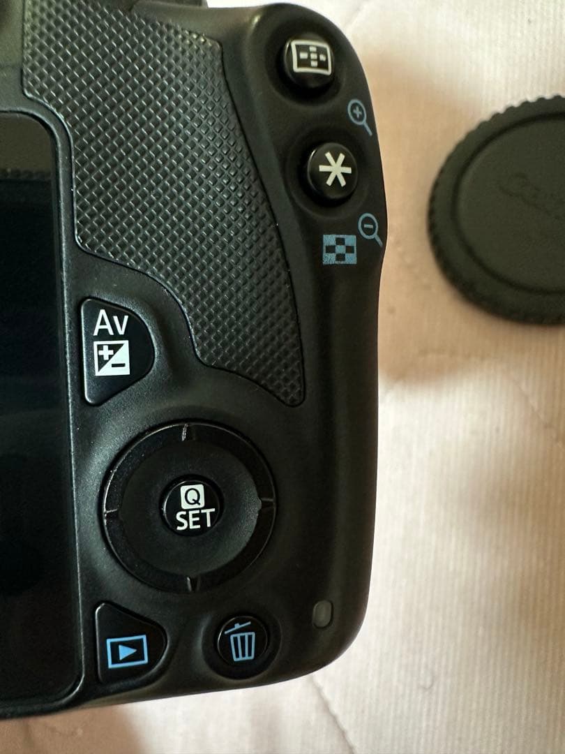 Canon EOS Kiss X7 一眼レフ　動作確認済み　カメラ