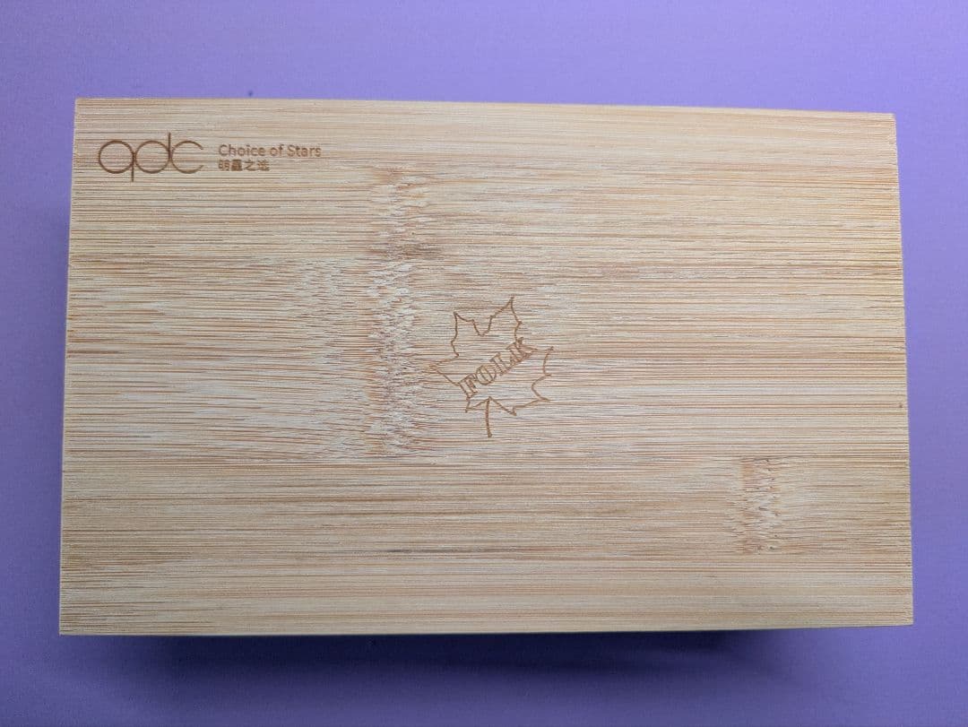 音楽の秋に！ qdc Folk 美しい紅葉デザインの高音質イヤホン