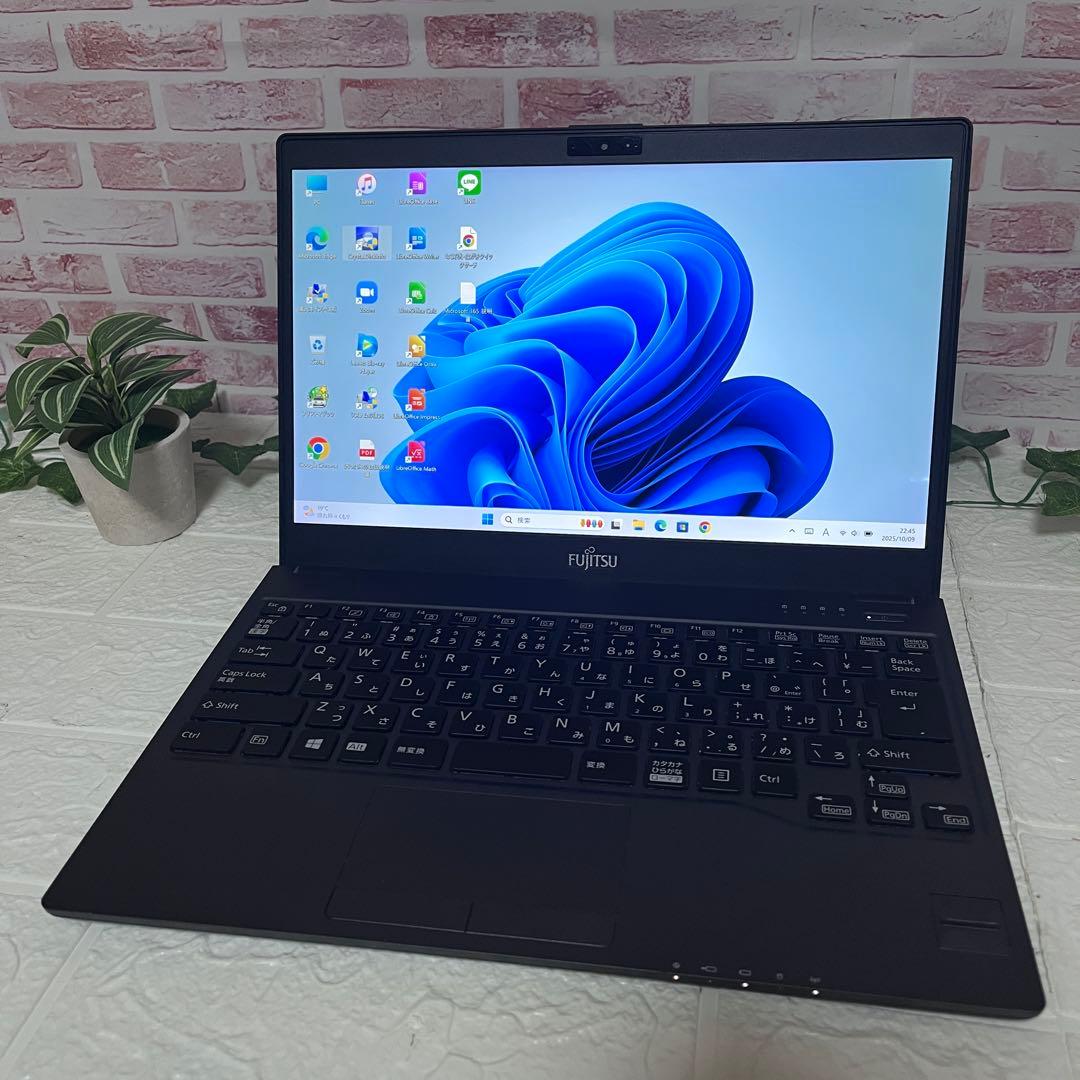 ★富士通美品 SSD新品128GB メモリ8GB★高解像度 ノートPC56
