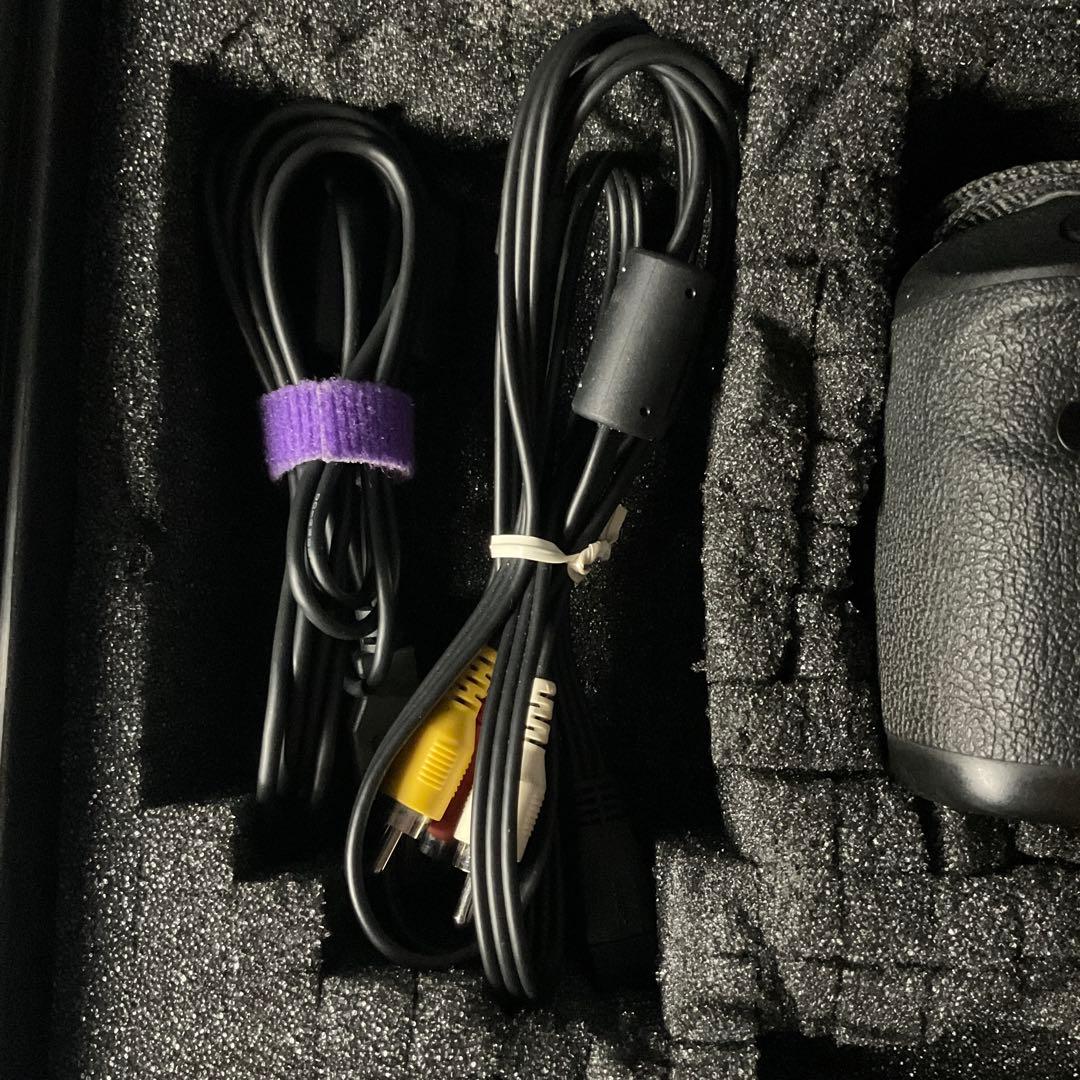 Canon デジタル一眼レフカメラ 本体 ハードケース付き 動作未確認