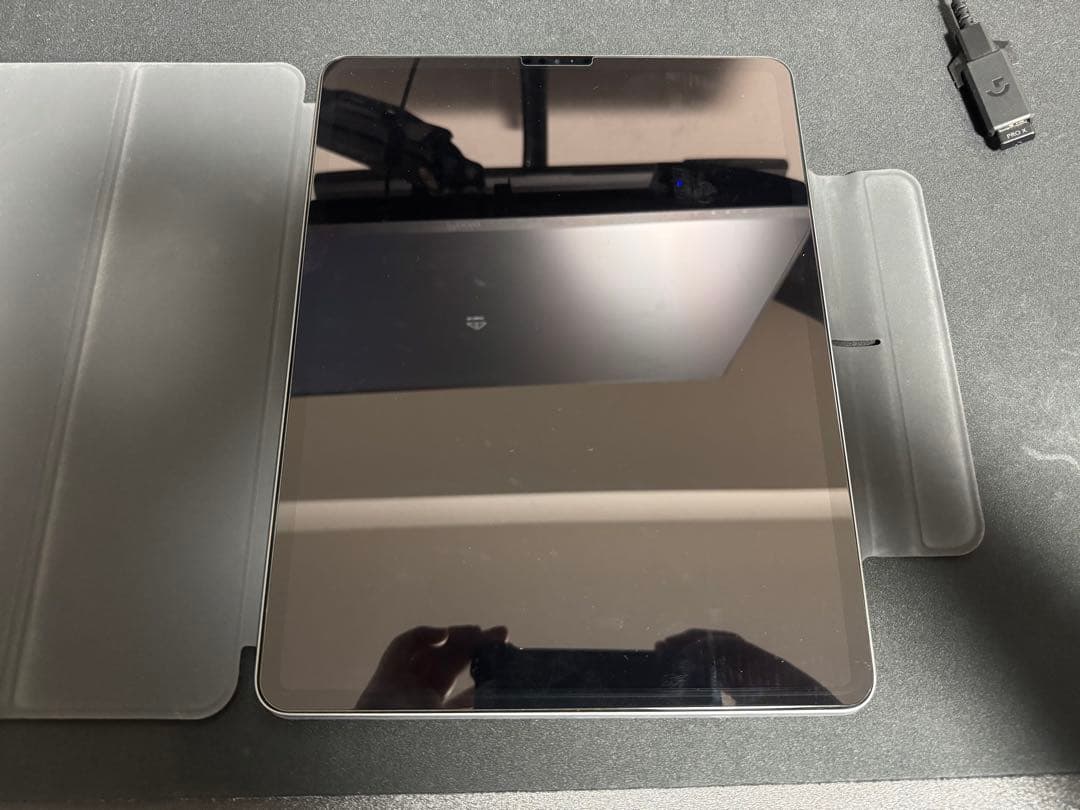 iPad Pro Gen5 12.9インチ カバー付き