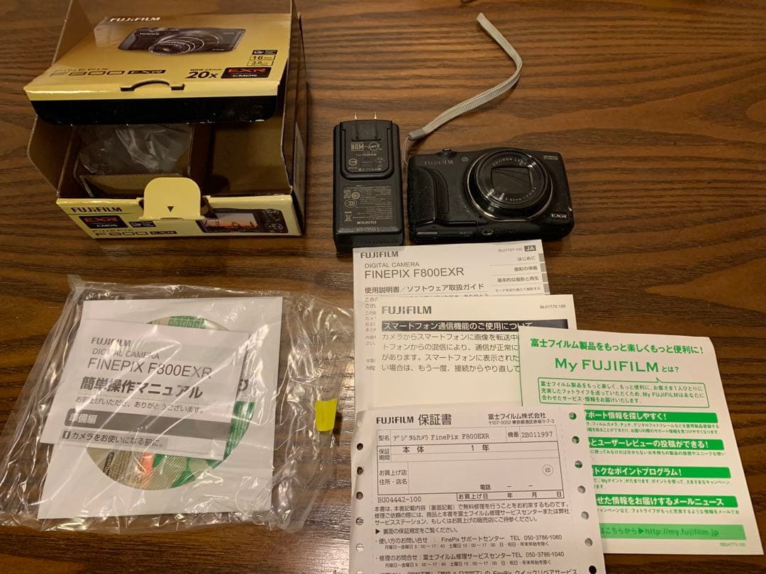 FUJIFILM FinePix F800EXR コンデジ　ジャンク品