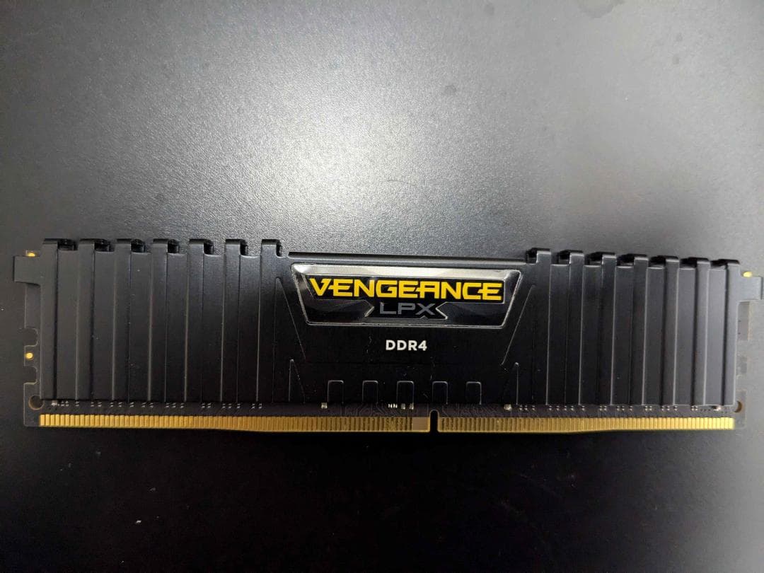 DD4メモリ 16GB / Vengeance LPX