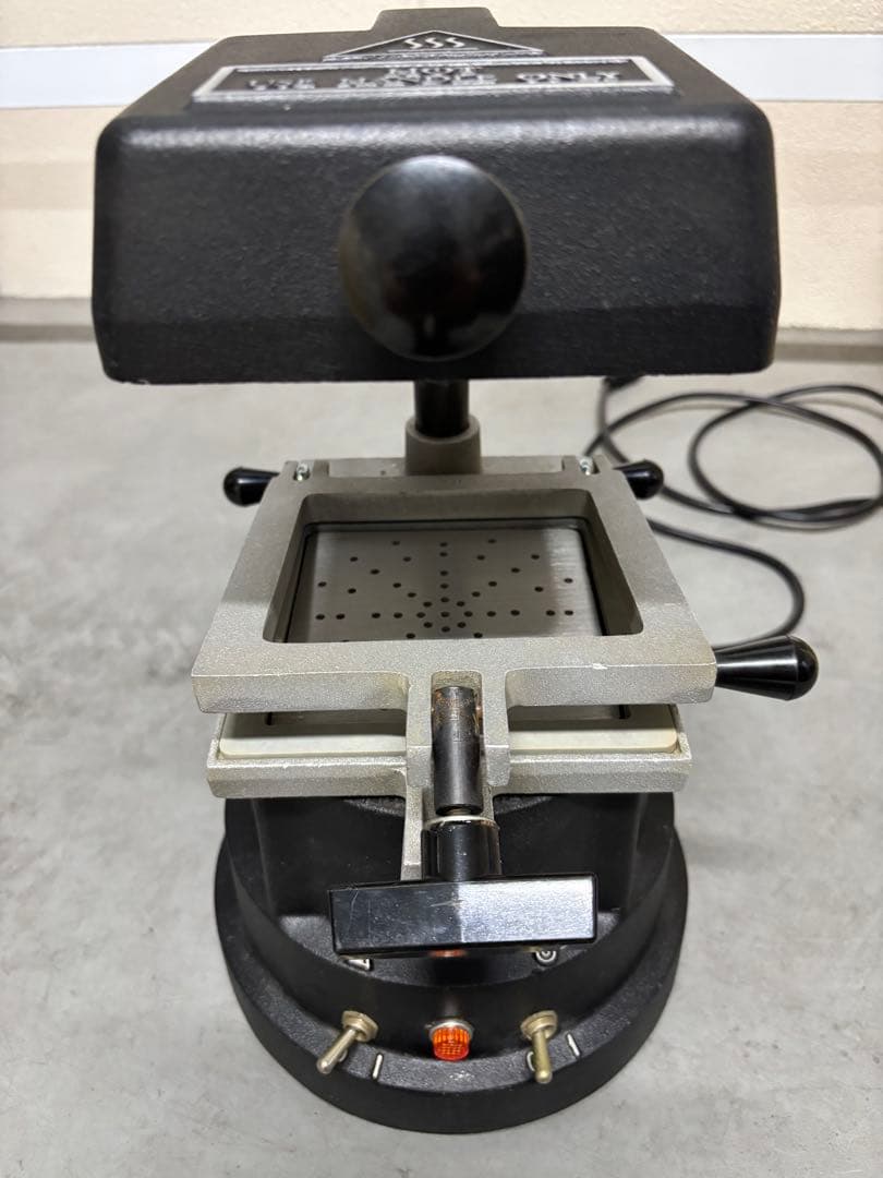 歯科技工バキュームフォーマー