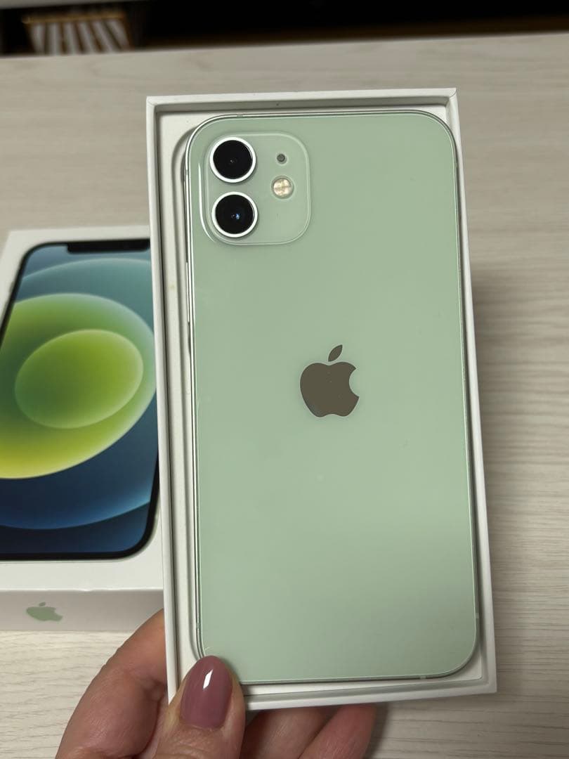 Zoro　iPhone 12 グリーン 本体　中古　スマホ