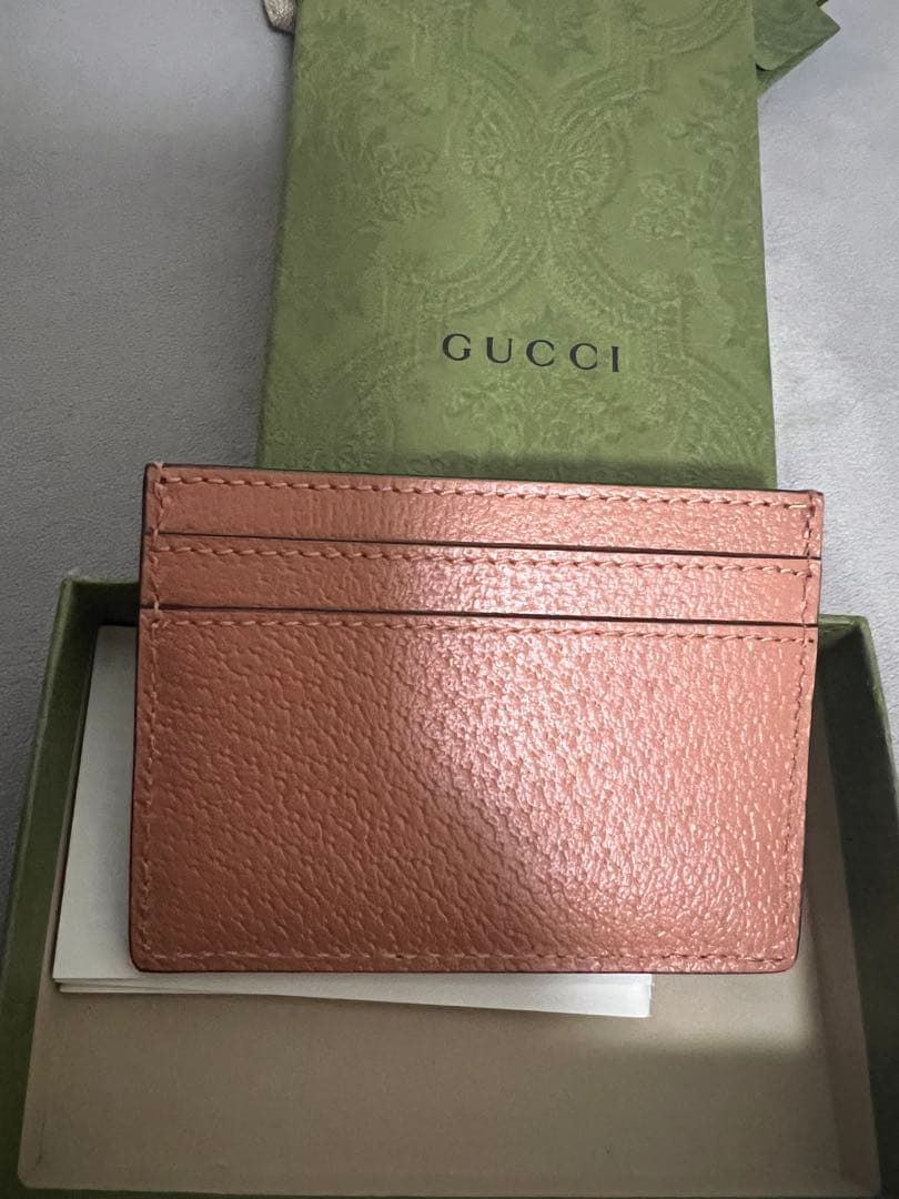 GUCCI ピンクレザー名刺入れ