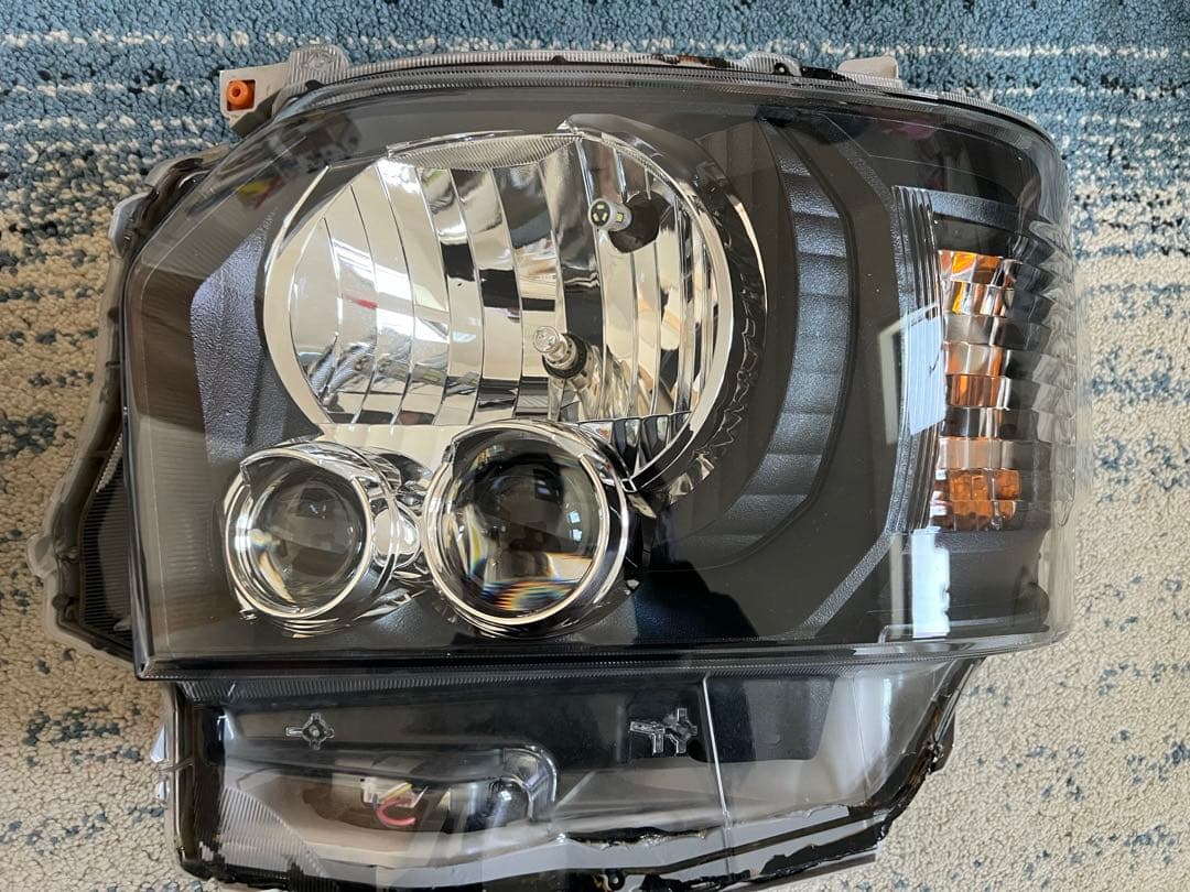 7*Ⅶ様 トヨタ ハイエース 7型 ヘッドライト インナーブラック ラプター