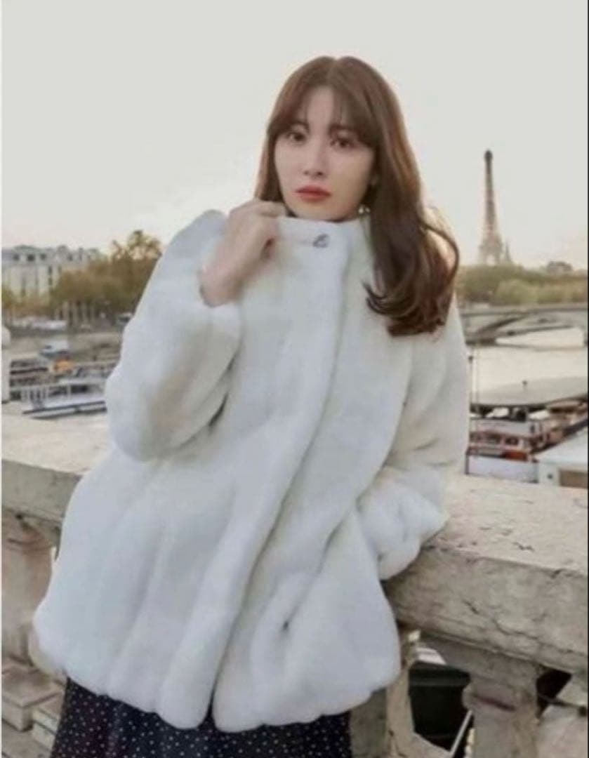 ジャケット・アウター Herlipto Winter Love Faux Fur Coat