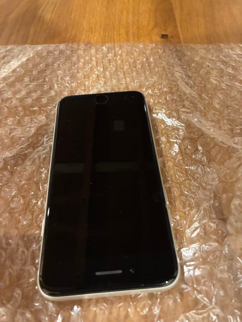 Apple iPhone SE (第3世代) スターライト128GB